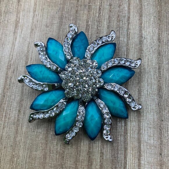 Flower Burst Elegant Rhinestone Teal Blue Silver Tone Brooch Pin - Picture 1 of 8